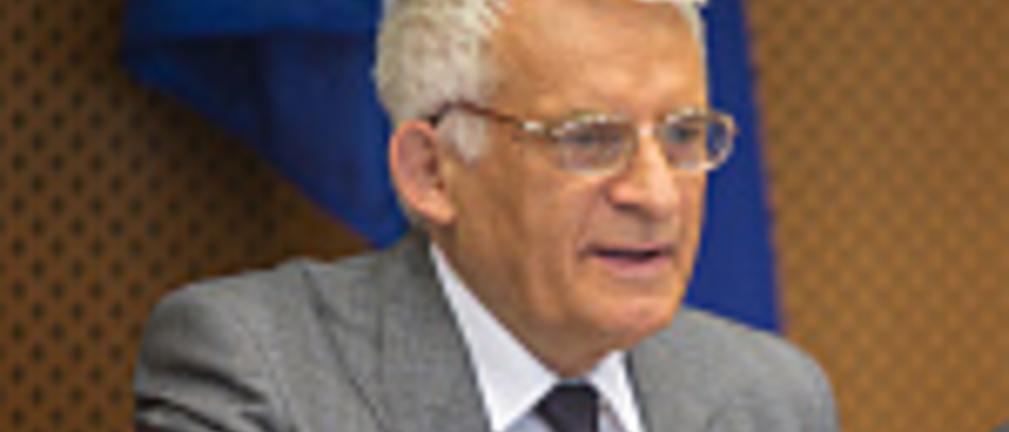Buzek: nie można czekać z deklaracją wkładu w unijny cel neutralności klimatycznej do czerwca