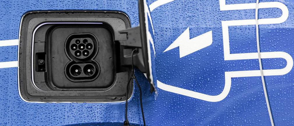 Ładowarka elektryka w bloku? Tak, to możliwe! [poradnik]