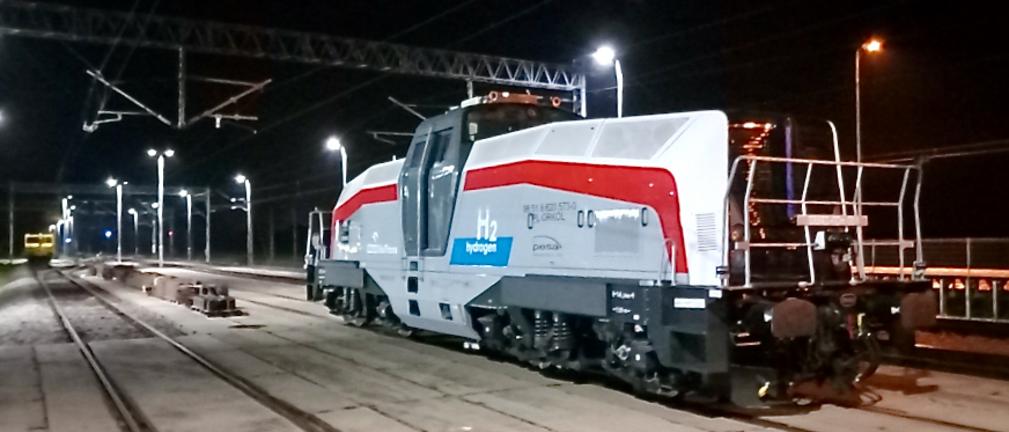 Rozpoczęły się testy lokomotywy wodorowej SM42-6Dn bydgoskiej Pesy