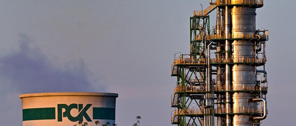 Unimot prowadzi rozmowy w sprawie zakupu udziałów Shell w niemieckiej rafinerii Schwedt