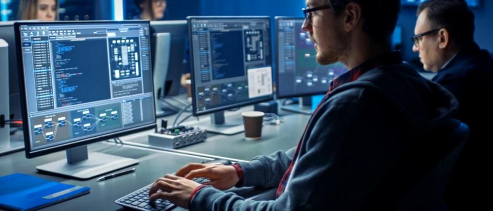 Zarobki IT: do 7,5 tys. zł dla stażysty