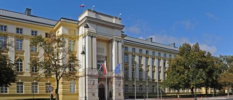 Rząd dementuje fake newsy o planach podniesienia podatków 
