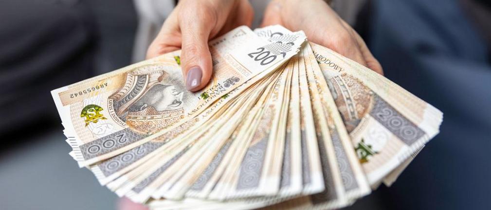 Od 1 stycznia 2025 roku minimalne wynagrodzenie za pracę wyniesie 4666 złotych brutto