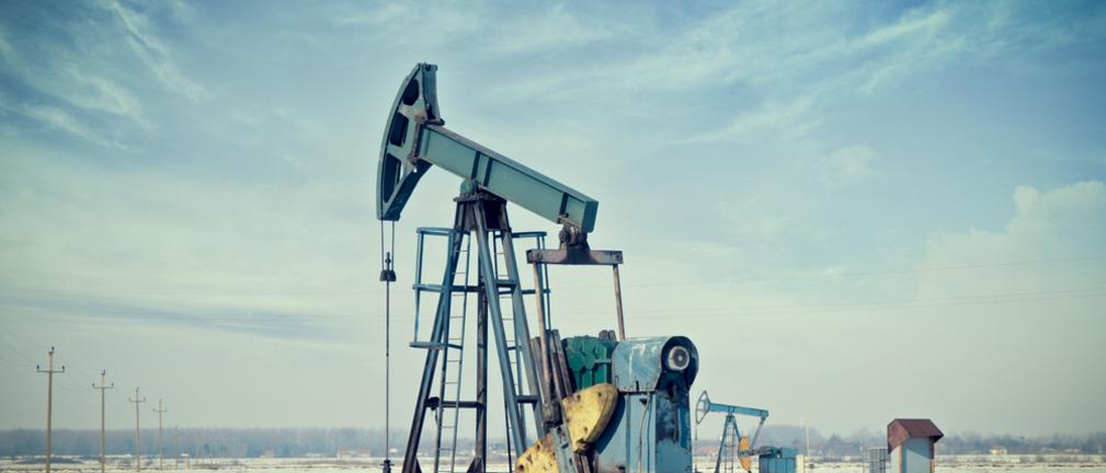 24 kwietnia ceny ropy lekko zwyżkują; inwestorzy patrzą na podaż ropy z OPEC+ i relacje USA-Chiny