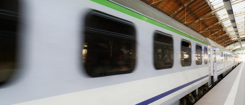 Niemal 2,4 mln pasażerów wybrało w majówkę pociągi PKP Intercity