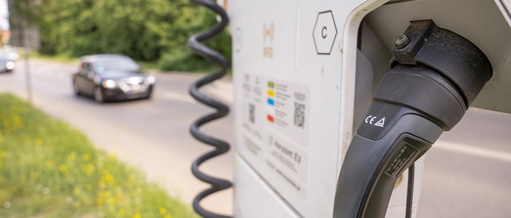 Województwo łódzkie planuje wybudować sieć ładowarek dla elektryków